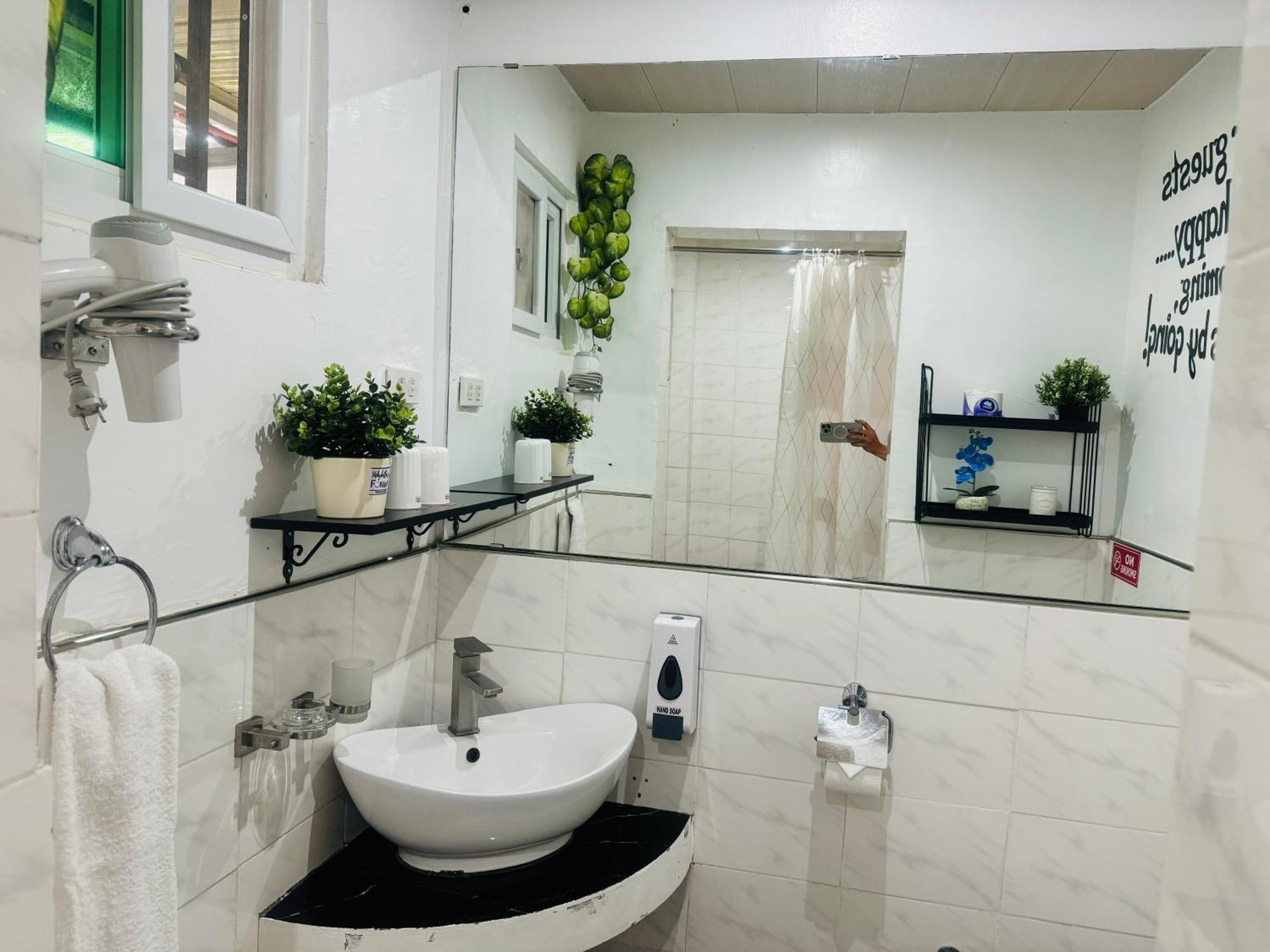 Vickybella'S Funadise Private Resort Cauayan  Dış mekan fotoğraf